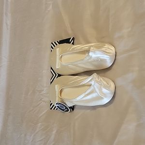 Isotoner slippers small-medium
